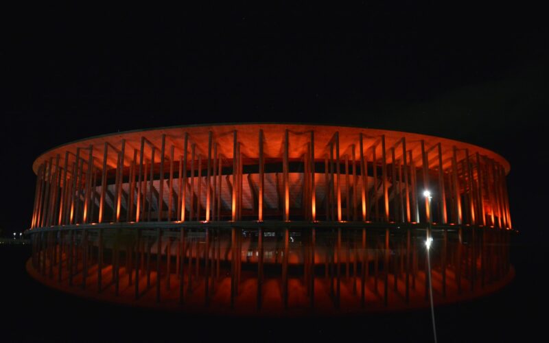 Brasília ilumina monumentos no Maio Laranja contra abuso infantil