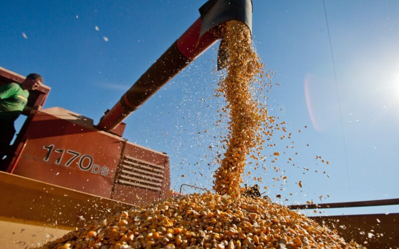 IGP-DI sobe 2,41% em abril, puxado por agro e indústria