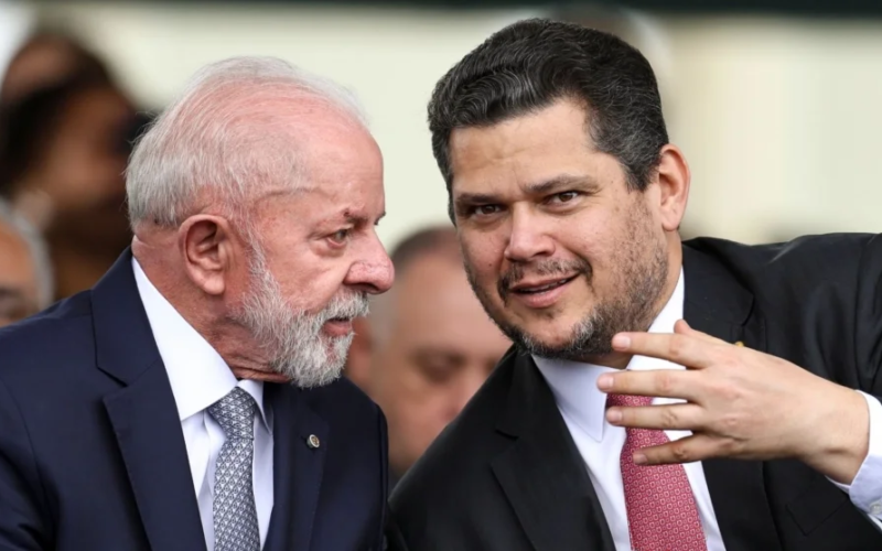 Lula mapeia cargos para retaliação, mas poupa Alcolumbre
