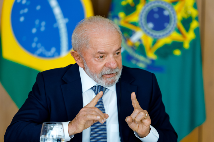Lula recua de programa para devolução de celulares roubados