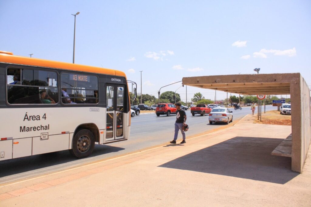 Roubos em ônibus do DF caem 96% em uma década