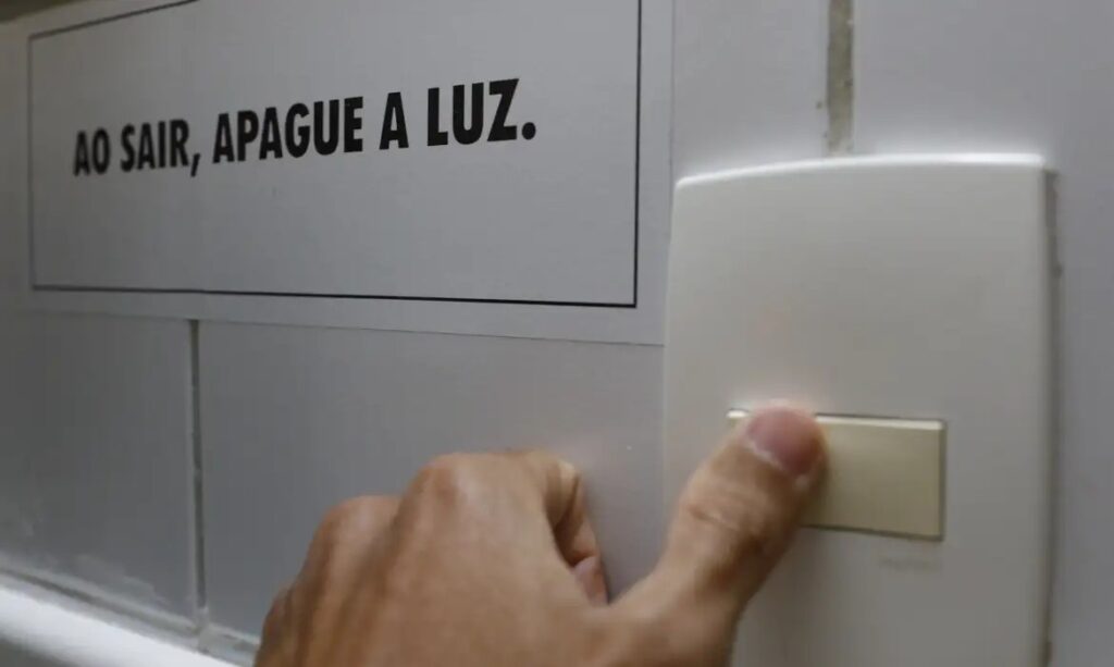 Setor elétrico: risco eleva conta em R$ 5,4 bi