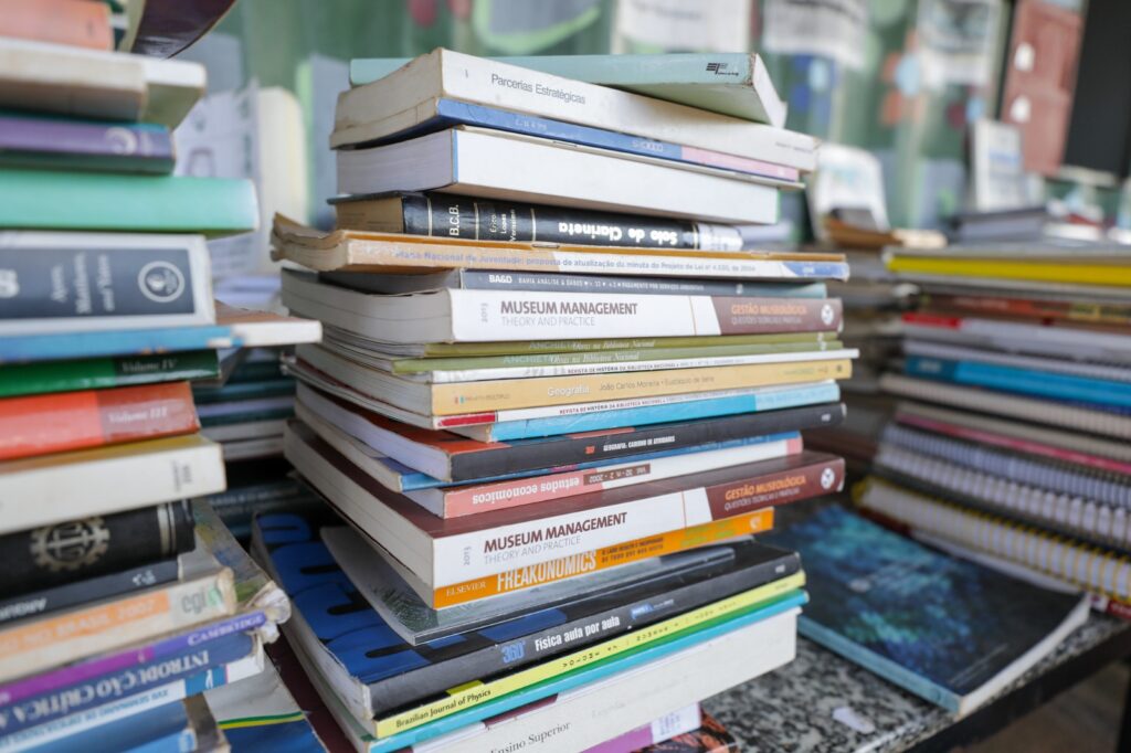 Venda de livros cresce 6,5% em 2025, impulsionada por obras gerais