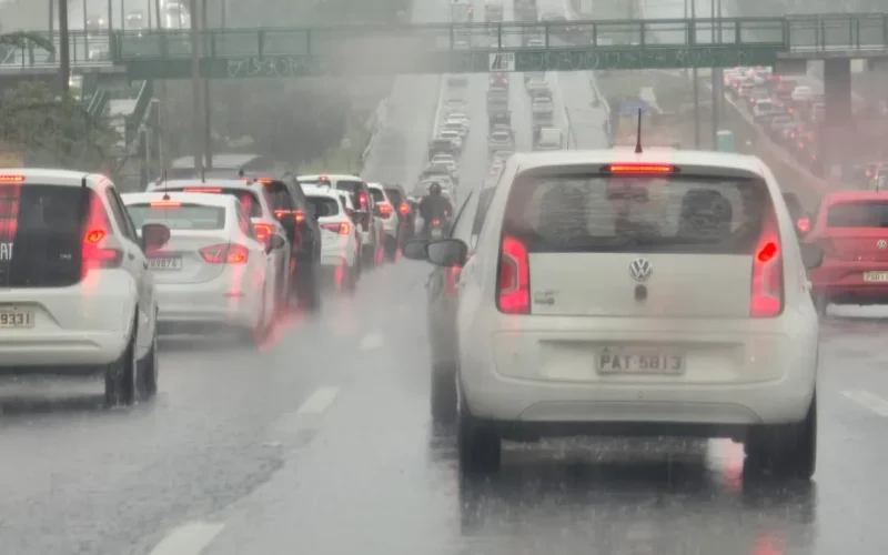 Dia dos Namorados no DF terá chuva e trovoadas, diz Inmet