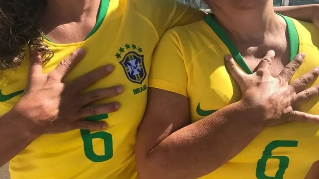 Família com seis dedos torce pelo hexa na Copa