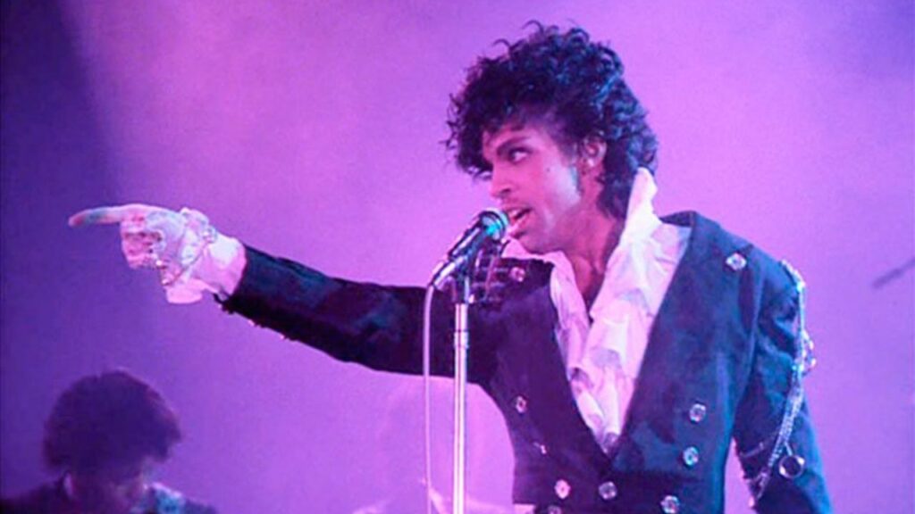 Prince: disco póstumo com inéditas é anunciado para agosto