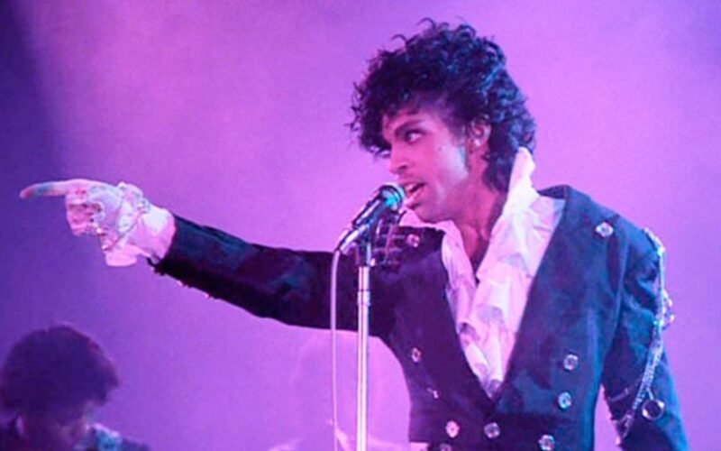 Prince: disco póstumo com inéditas é anunciado para agosto