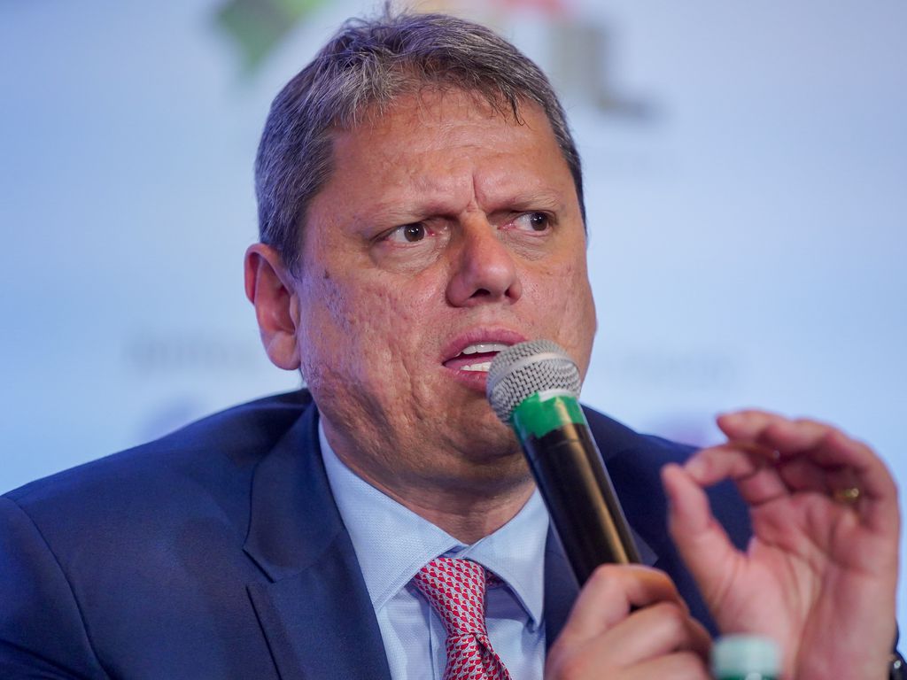 Tarcísio diz que não interfere na Polícia Civil após crítica de Nunes