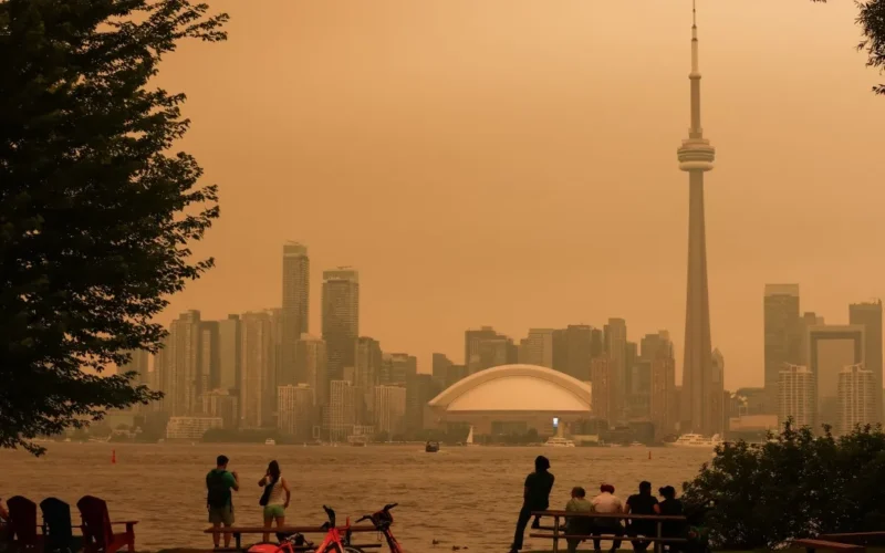 Fumaça de incêndios no Canadá cobre EUA e afeta milhões
