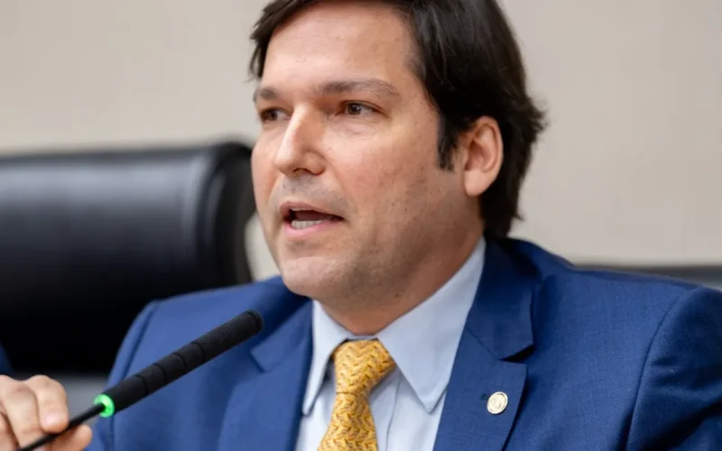 Projeto cria programa de emprego para mães solo no DF