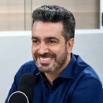 Pré-candidato promete iPhone de graça para quem fizer curso