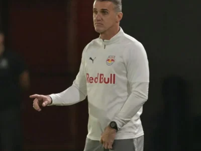 Bragantino para no Coritiba e fica fora do G-4