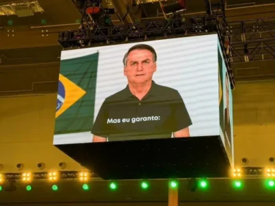 Defesa de Flávio alega ao TSE que vídeo de IA com Bolsonaro é legal