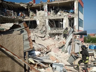Terremoto de 4,7 atinge Nápoles e deixa oito feridos