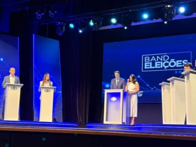 Debate no DF: candidatos unem forças contra Celina Leão